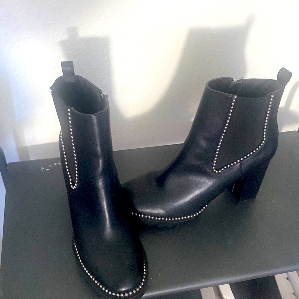 Boohoo black stud platform boot size 8